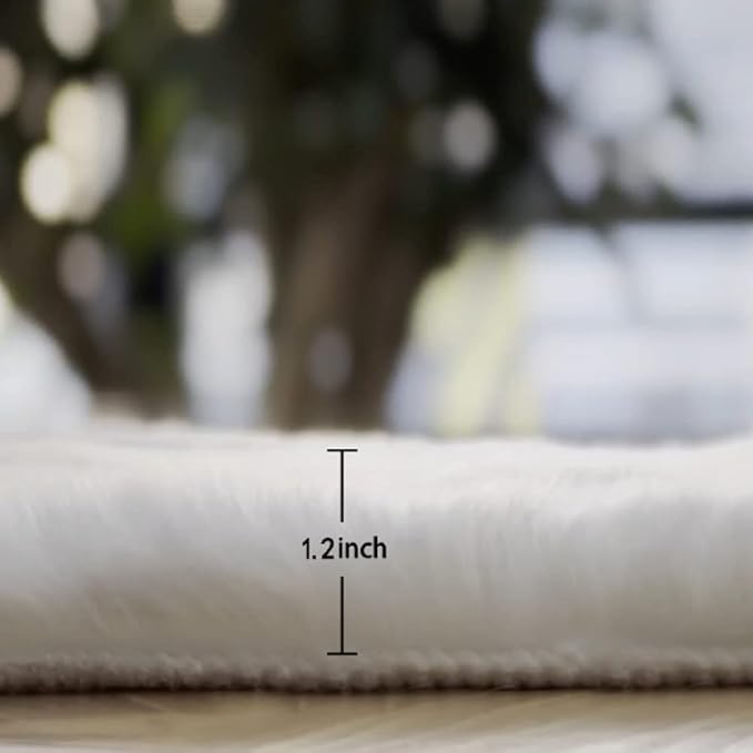 ORINOVA White Faux Fur Round Rug 4ft Fluffy Rabbit Fur Rug Machine Washable Circle Area Rugs for Living Room Bedroom Home Teen Room Nursery Décor
