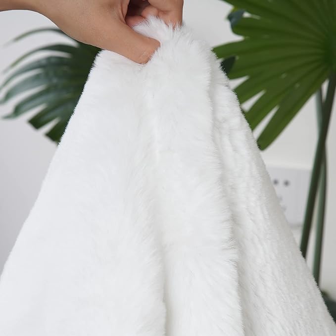 Ghouse Ultra Soft Faux Rabbit Fur Rug 3x5, Machine Washable Area Rugs for Bedroom Fluffy Rugs for Living Room, No-Shedding Carpet Sheepskin Rug White