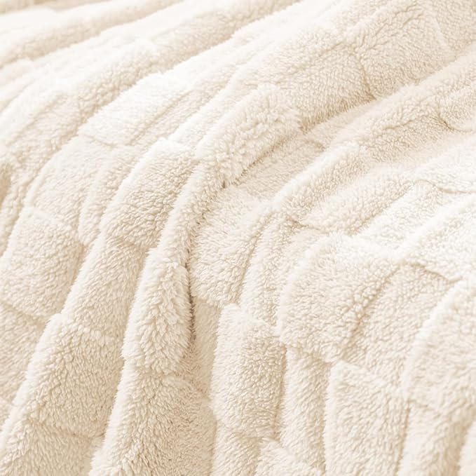 Exclusivo Mezcla Queen Size Flannel Fleece Blanket, Super Soft and Warm Lightweight Checkered Pattern Blankets for All Seasons, 90x90 Inches, Ivory