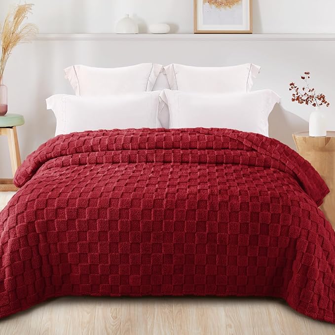 Exclusivo Mezcla Twin Size Flannel Fleece Blanket, Super Soft and Warm Lightweight Checkered Pattern Blankets for All Seasons, 60x80 Inches, Deep Red