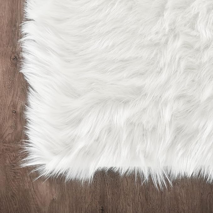 Latepis 6x8 Area Rug for Living Room White Fur Rugs for Bedroom Fluffy Faux Sheepskin Rugs Washable Furry Fuzzy Rug for Nursery Kids Room Beautiful Luxury Home Decor