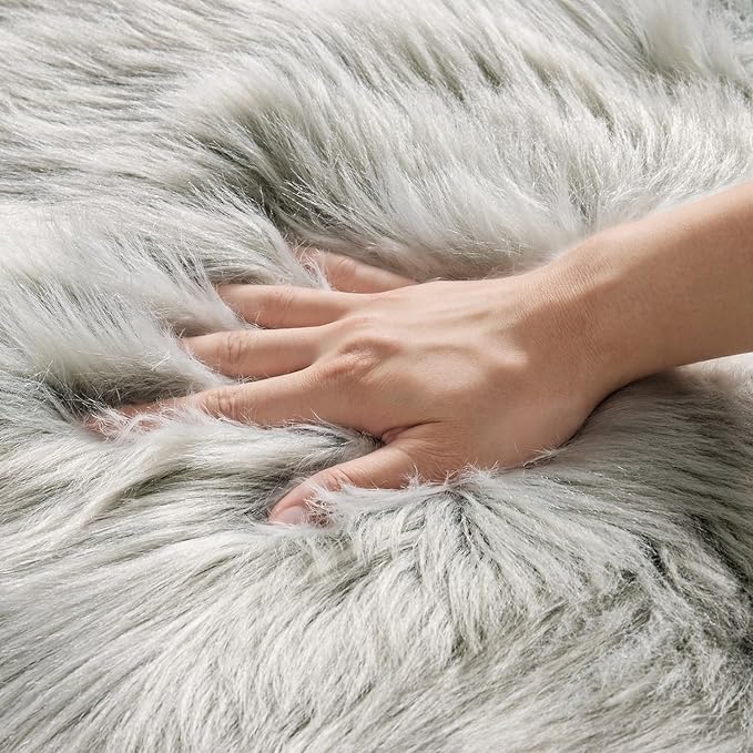 MIULEE Luxury Soft Fluffy Area Rug 3x5 Feet, Faux Fur Sheepskin Rug Decorative Plush Shaggy Carpet for Bedside Sofa Floor Nursery, Light Grey