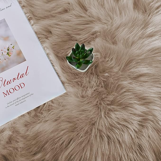 Latepis Camel Living Room Rugs Faux Sheepskin Fur 6x9 Area Rugs for Bedroom Fluffy Washable Large Rug for Floor Rug Home Decor Beige Rectangle
