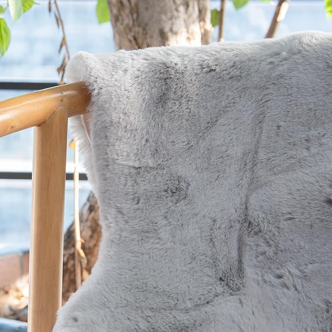 ORINOVA Grey Washable Fluffy Round Rugs 6ft Faux Bunny Fur Rugs for Living Room Bedroom Boho Circle Sheepskin Rug Teen Room Nursery Rug